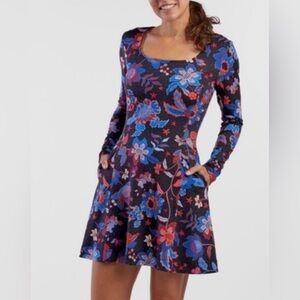 NWOT Wonens Title Nine Floral Dream Square Neck Dress Performance Wear Size L.